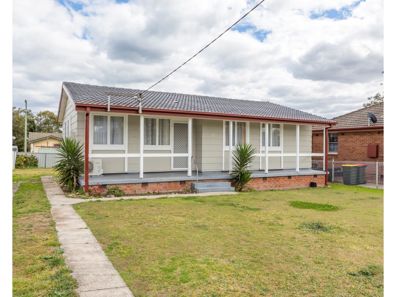 32 Duckenfield Avenue, Woodberry NSW 2322