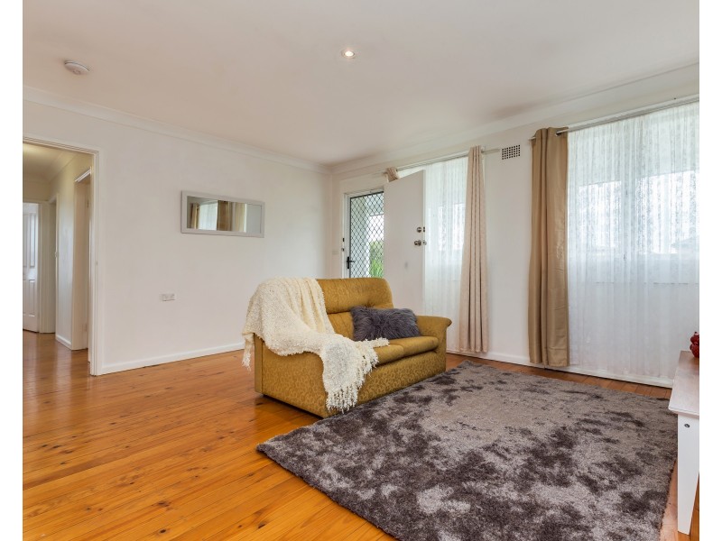 32 Duckenfield Avenue, Woodberry NSW 2322