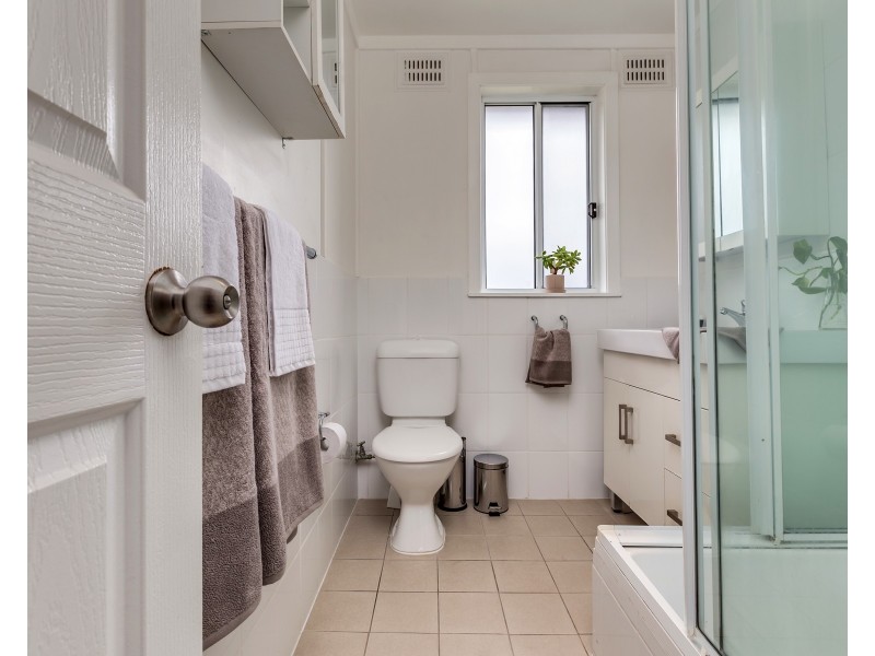 32 Duckenfield Avenue, Woodberry NSW 2322