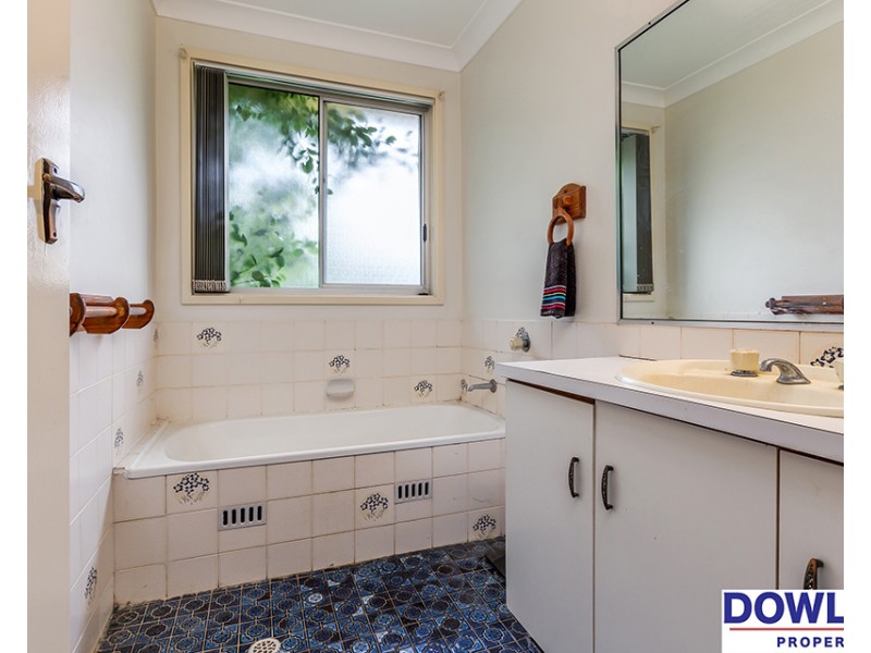 9 Sapphire Drive, Tarro NSW 2322