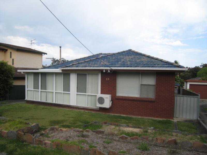 39 University Drive, Waratah West NSW 2298