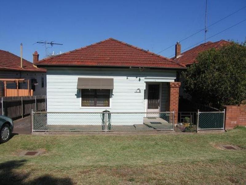 2/15 Regent Street, Mayfield NSW 2304