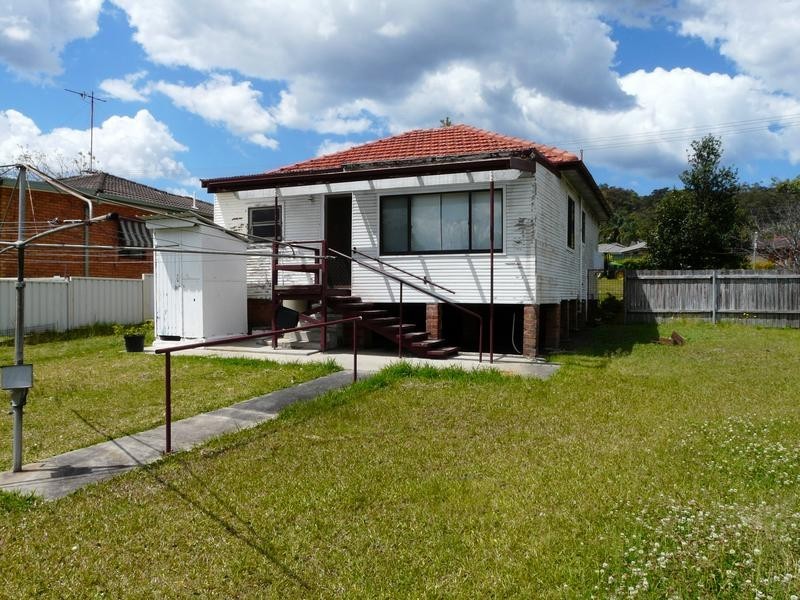 69 Yorston Street, Warners Bay NSW 2282