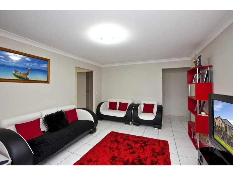 14 Redmond Circuit, Cameron Park NSW 2285