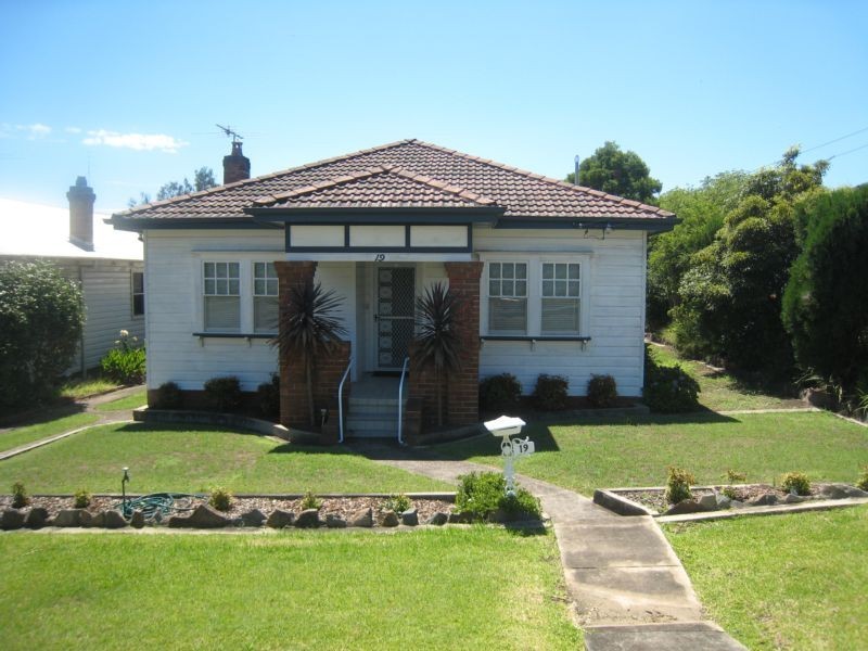 19 Chalmers Road, Wallsend NSW 2287