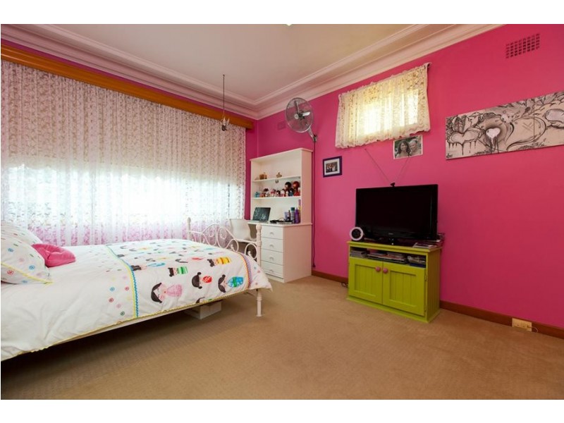 24 Lester Parade, North Lambton NSW 2299