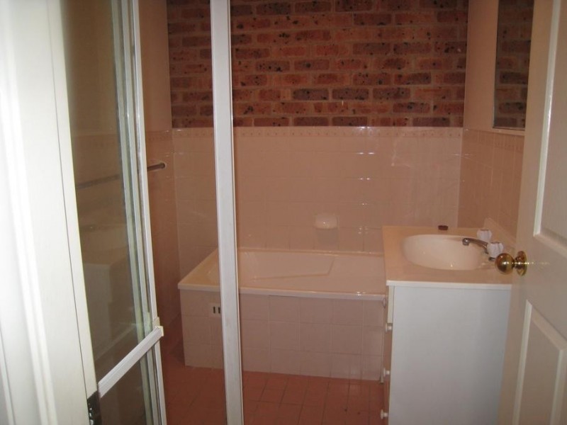 2/15 Faulkner Crescent, North Lambton NSW 2299