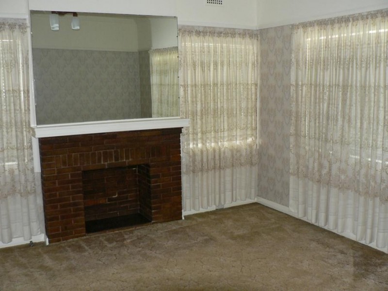 8 Catherine Street, Waratah West NSW 2298