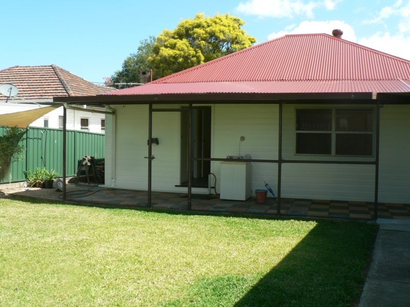 54 Lovell Parade, Shortland NSW 2307