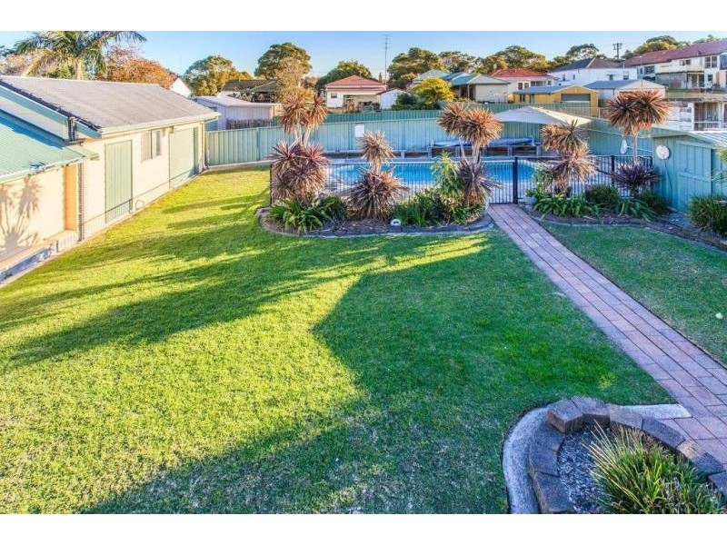 85 Young Rd, Lambton NSW 2299