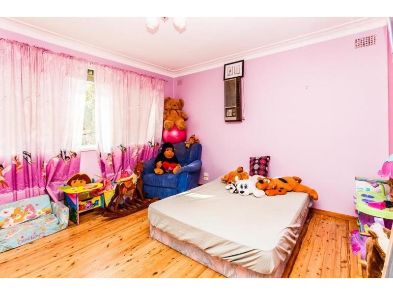 11 Clarence Street, Glendale NSW 2285