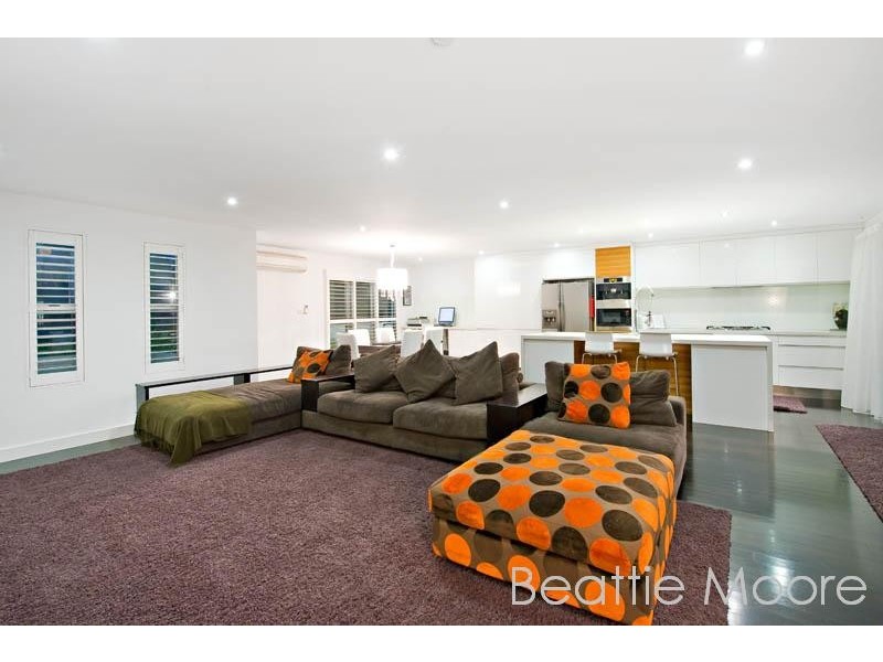 121 Holt Road, Taren Point NSW 2229