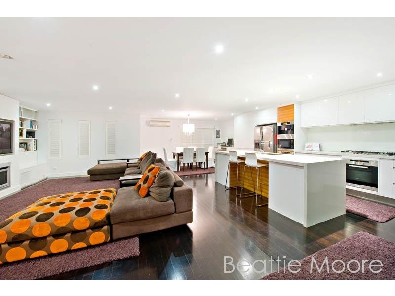 121 Holt Road, Taren Point NSW 2229