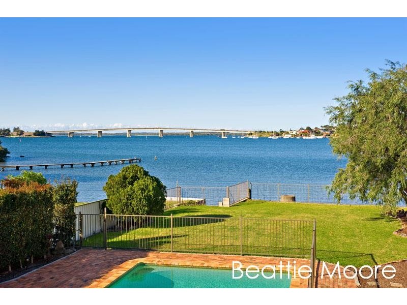 16 Belgrave Esplanade, Sylvania NSW 2224