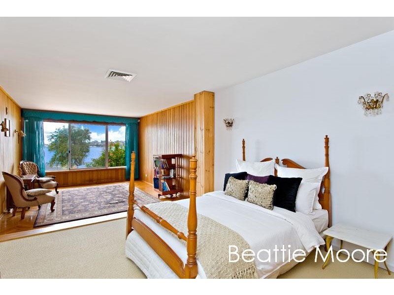 16 Belgrave Esp, Sylvania NSW 2224