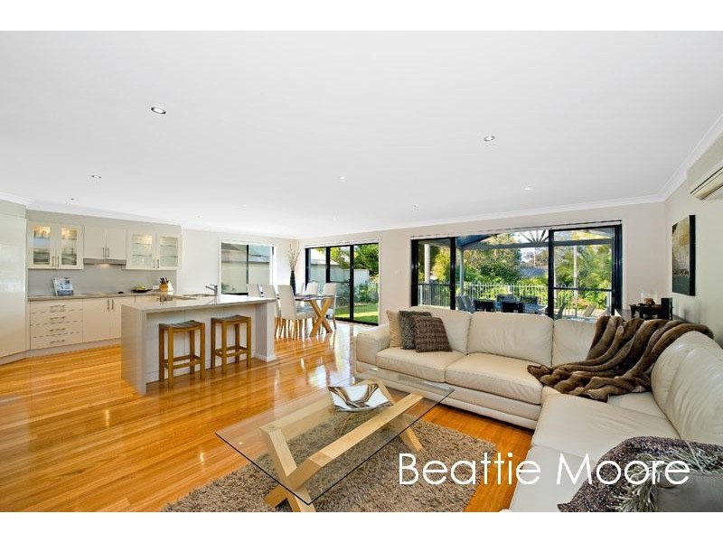 26 Girraween Avenue, Como NSW 2226