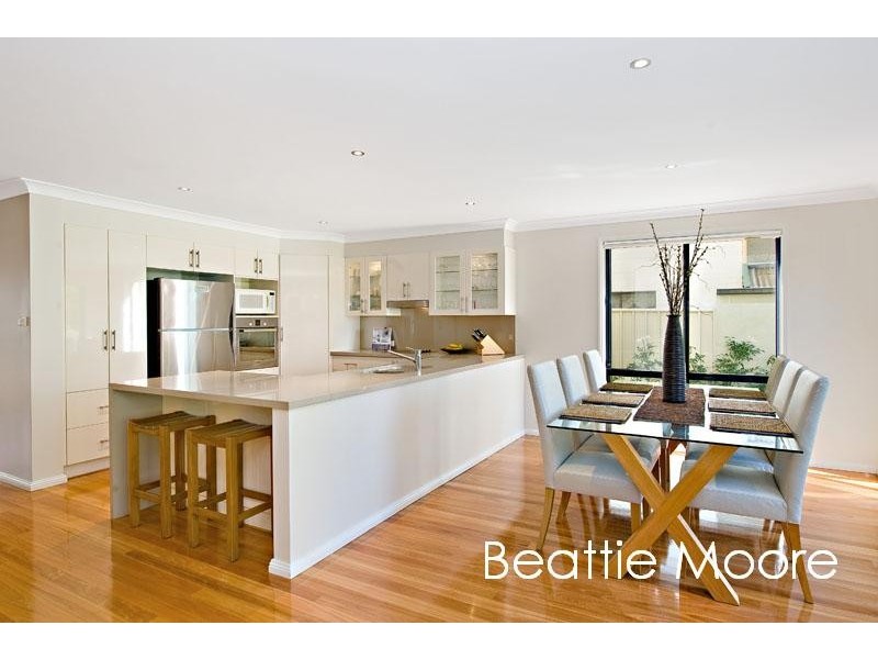 26 Girraween Avenue, Como NSW 2226