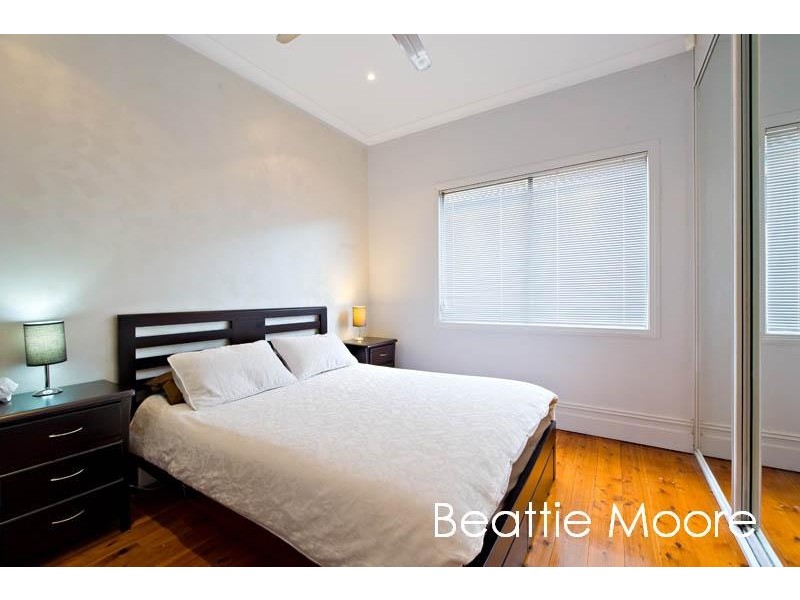 8 Novara Crescent, Como NSW 2226