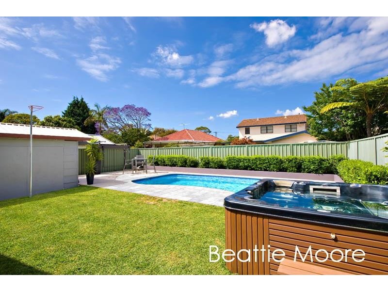 10 Raleigh Avenue, Caringbah NSW 2229