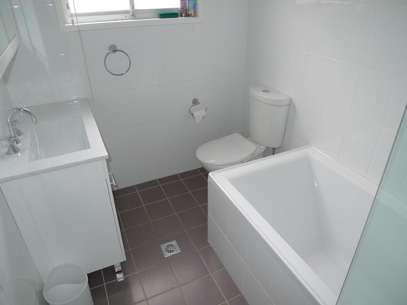 2 Dempster Crescent *APP*, Regents Park NSW 2143