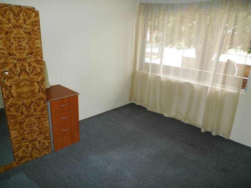 2/27 The Crescent *DEP*, Berala NSW 2141