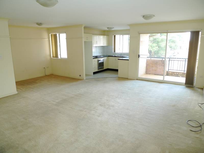 8/21 AMY STREET, Regents Park NSW 2143