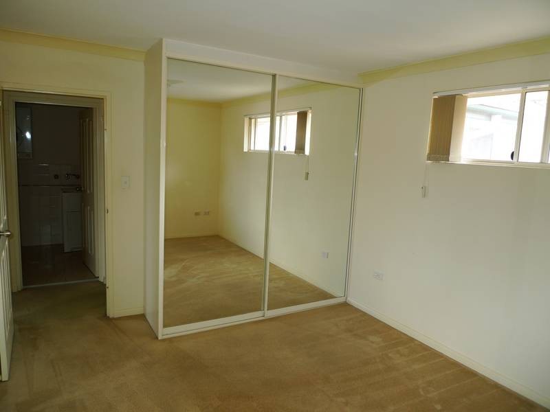 8/21 AMY STREET, Regents Park NSW 2143