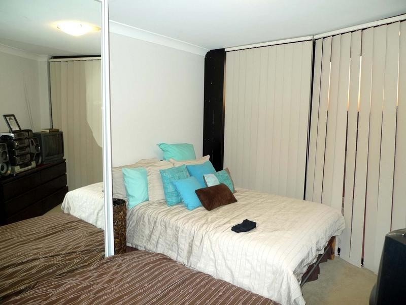 13/7-11 Kitchener Avenue, Regents Park NSW 2143