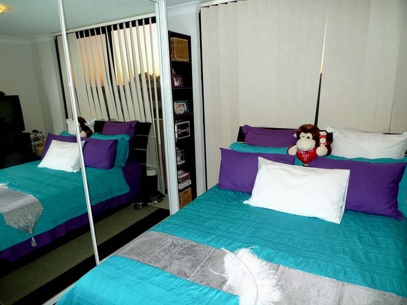 13/7-11 Kitchener Avenue, Regents Park NSW 2143