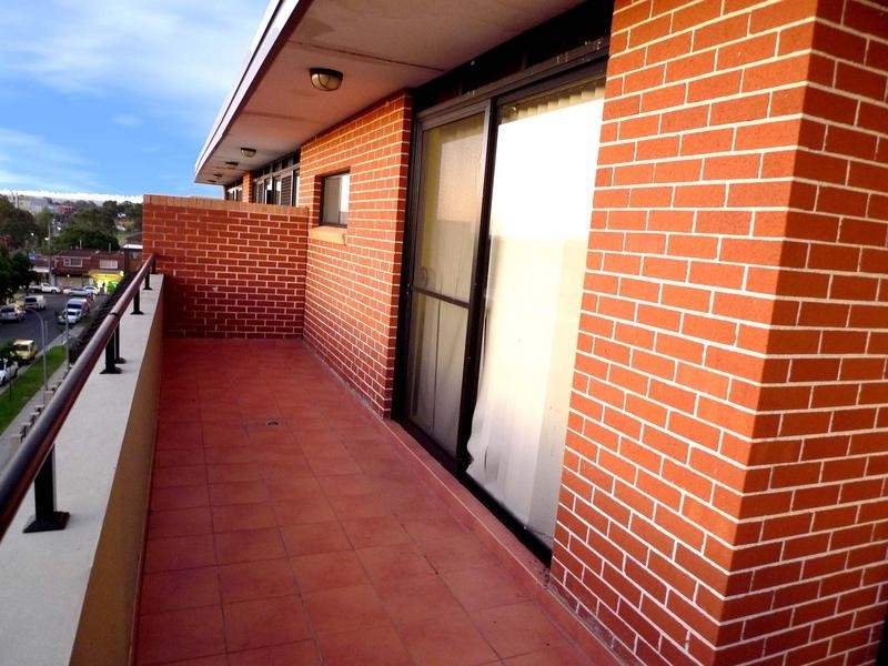 13/7-11 Kitchener Avenue, Regents Park NSW 2143