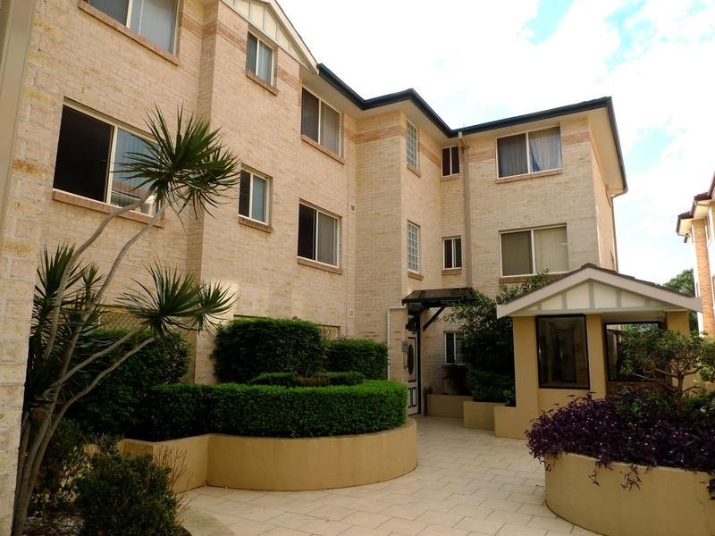 8/21 Amy Street, Regents Park NSW 2143