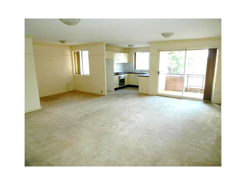 8/21 Amy Street, Regents Park NSW 2143