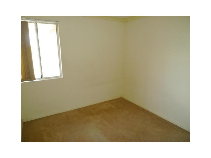 8/21 Amy Street, Regents Park NSW 2143