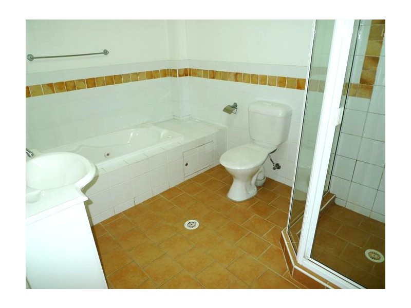 8/21 Amy Street, Regents Park NSW 2143