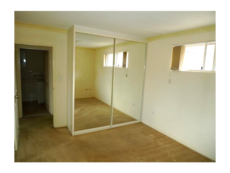 8/21 Amy Street, Regents Park NSW 2143