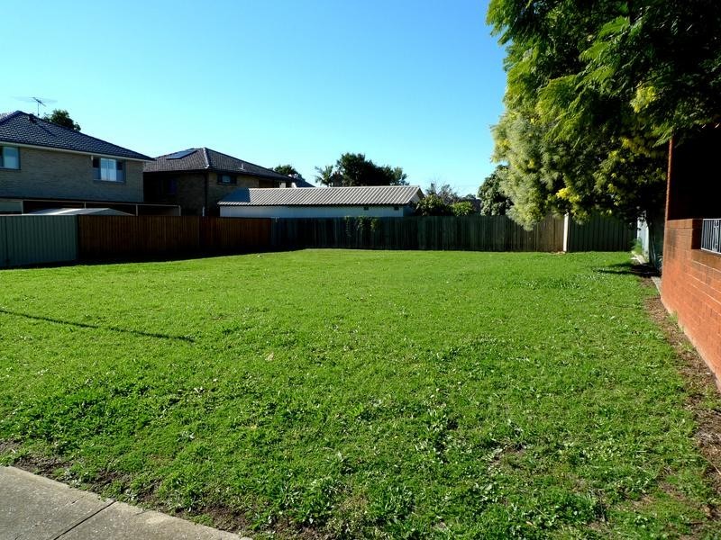 2 Eric Crescent, Lidcombe NSW 2141