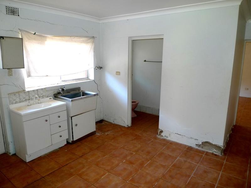 2 Eric Crescent, Lidcombe NSW 2141