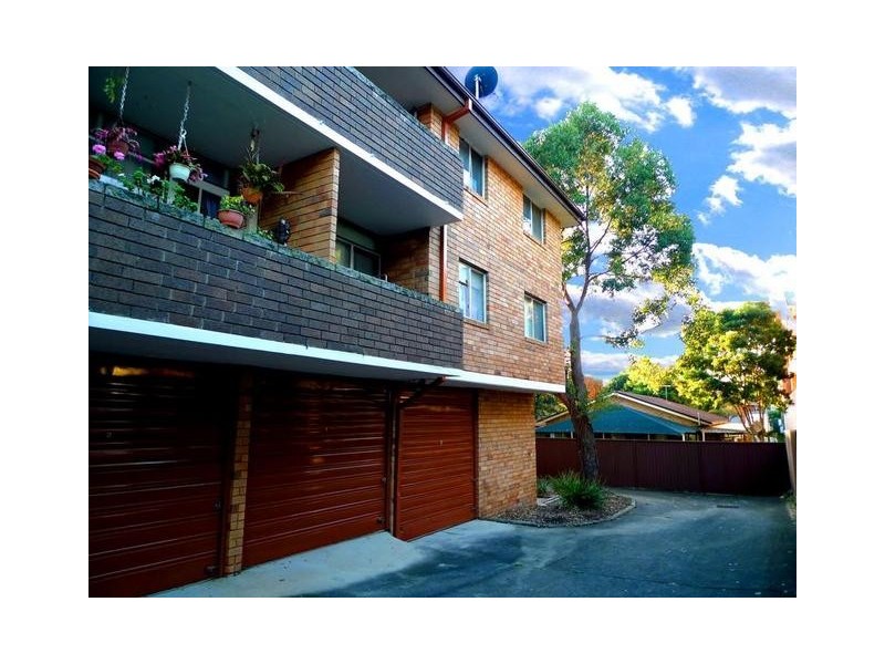2/7-17 Edwin Street, Regents Park NSW 2143