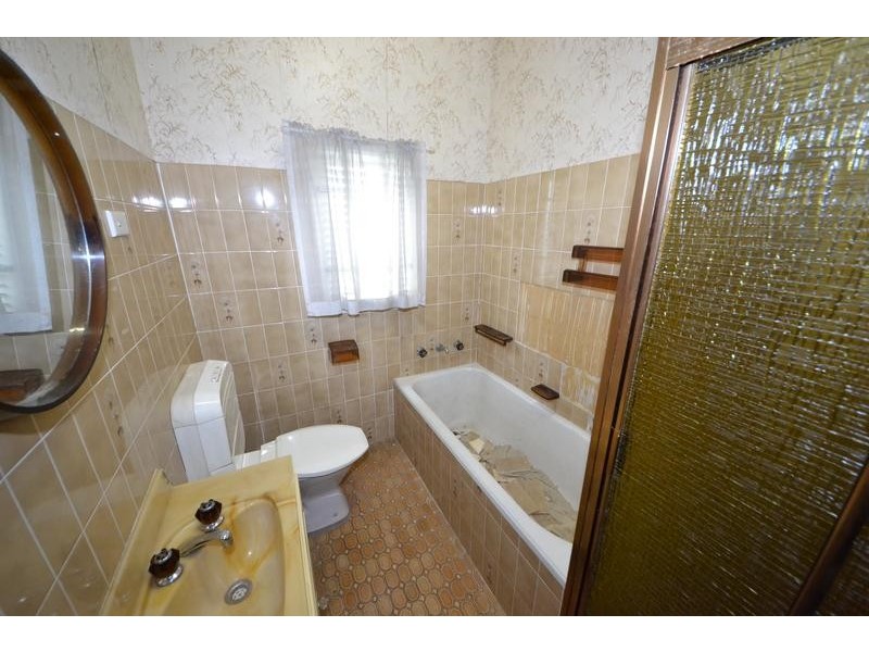 64 Wyatt Avenue, Regents Park NSW 2143