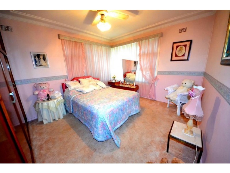 18 Hyde Park Road, Berala NSW 2141