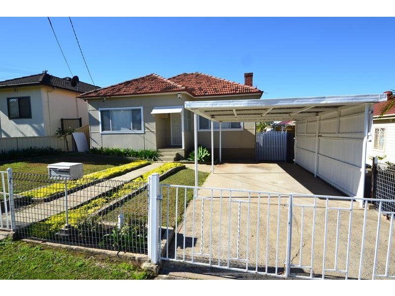 4 Larcombe Street *DEP*, Regents Park NSW 2143