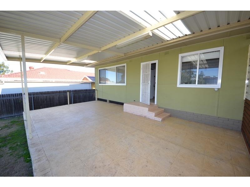 4 Larcombe Street *DEP*, Regents Park NSW 2143