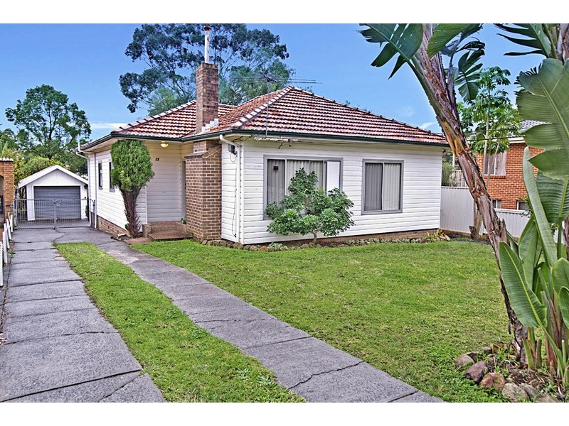 13 Smith Street, Regents Park NSW 2143