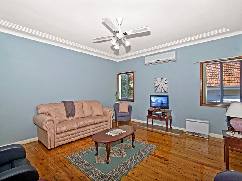 10 Kibo Road, Regents Park NSW 2143