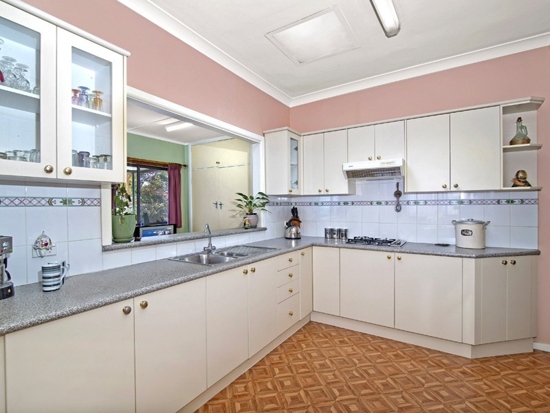 10 Kibo Road, Regents Park NSW 2143