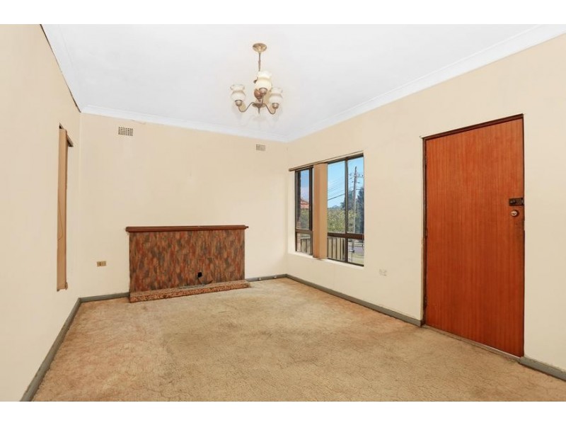 18 Phillips Avenue, Regents Park NSW 2143