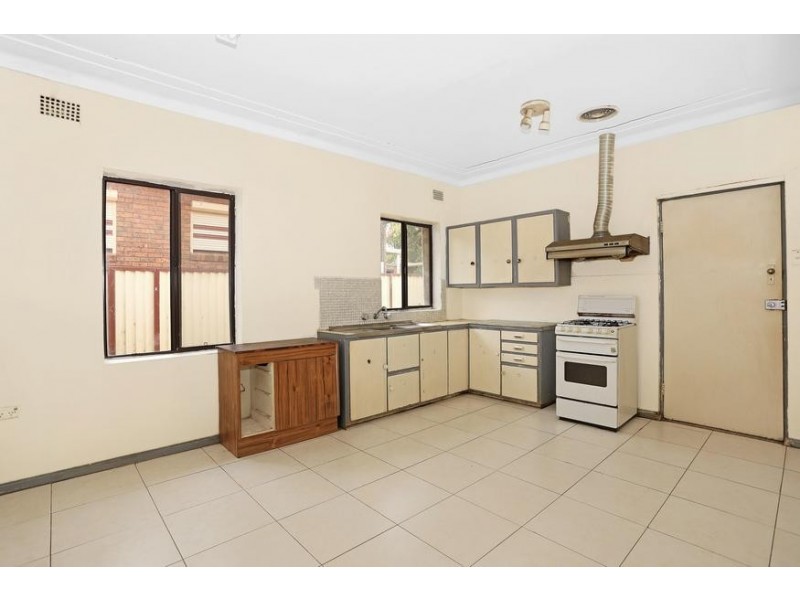 18 Phillips Avenue, Regents Park NSW 2143