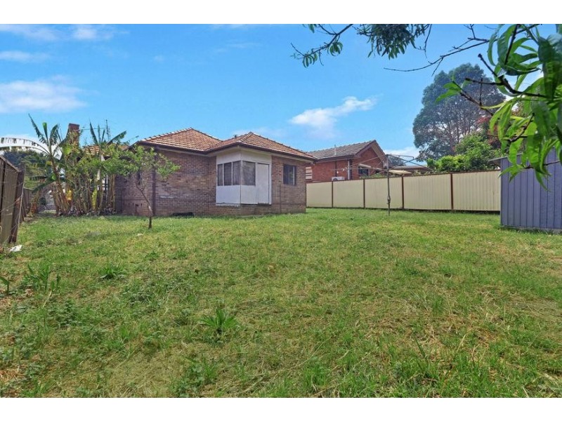 18 Phillips Avenue, Regents Park NSW 2143