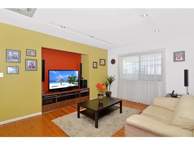 8 Wilga Street, Regents Park NSW 2143