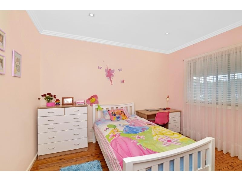 8 Wilga Street, Regents Park NSW 2143